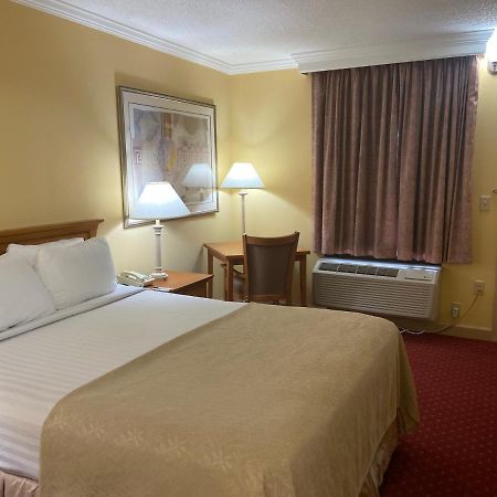 Bryson Inn Mount Airy Extérieur photo